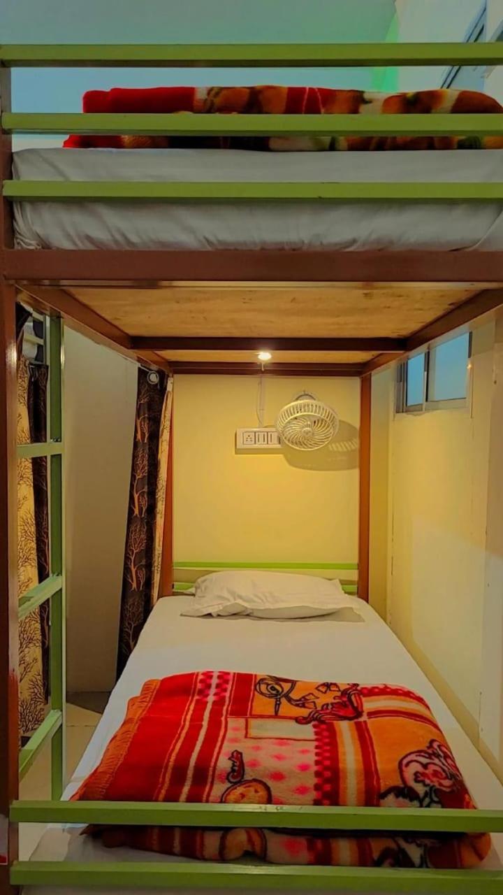 Baba'S Rishikesh Albergue Exterior foto